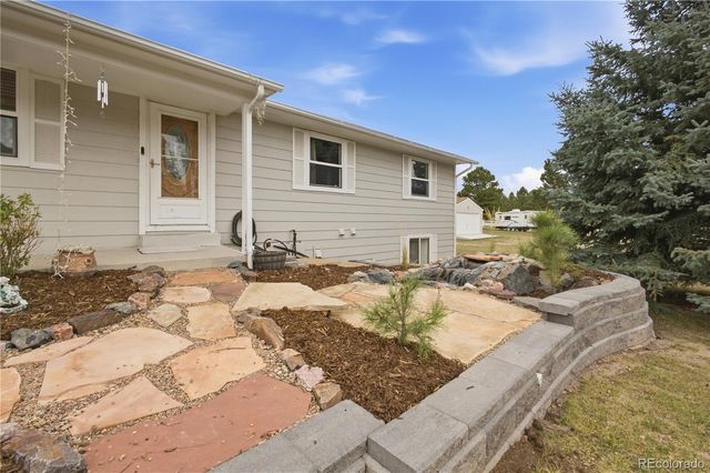 33976 Hummingbird Drive, Elizabeth, CO 80107