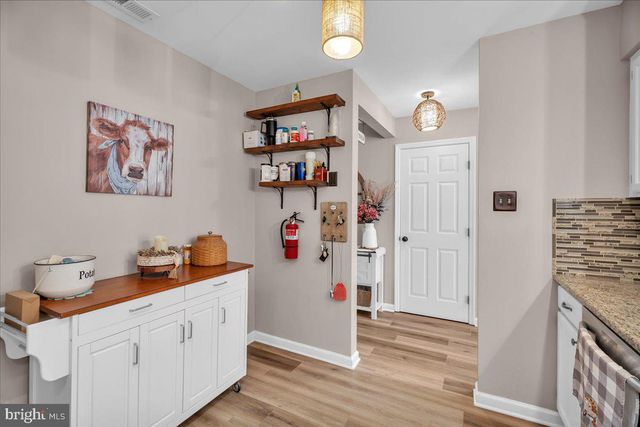 360 LAKE SIDE DR, Swedesboro, NJ 08085