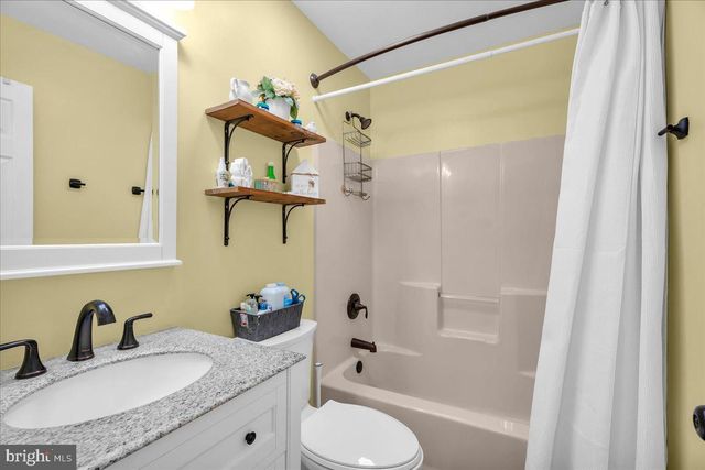 360 LAKE SIDE DR, Swedesboro, NJ 08085