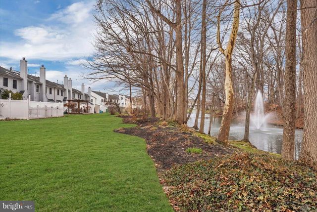 360 LAKE SIDE DR, Swedesboro, NJ 08085