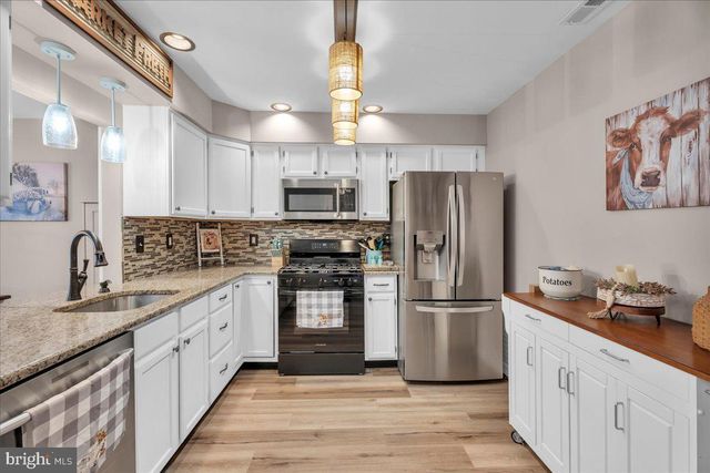 360 LAKE SIDE DR, Swedesboro, NJ 08085