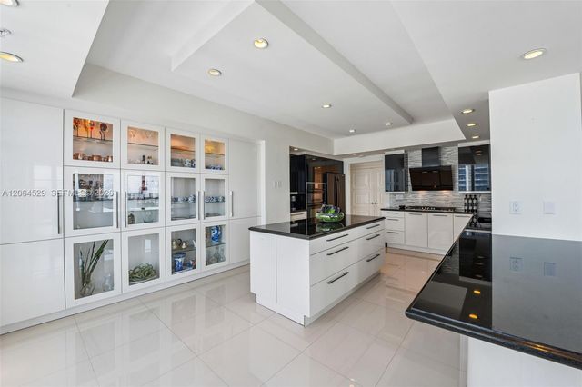3535 S Ocean Drive 2106, Hollywood, FL 33019