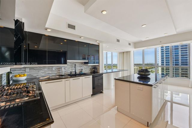 3535 S Ocean Drive 2106, Hollywood, FL 33019