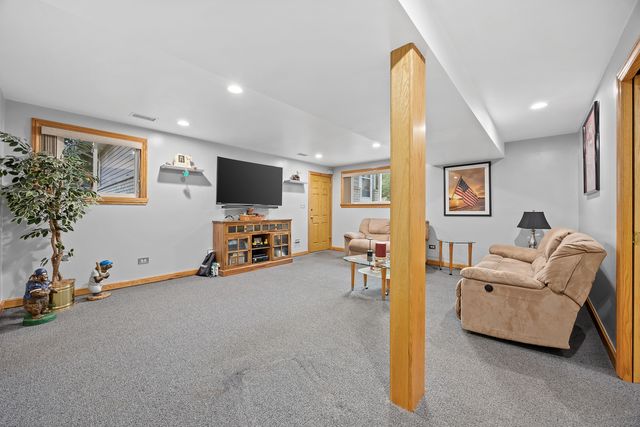 1236 Sandpiper Lane, Naperville, IL 60540