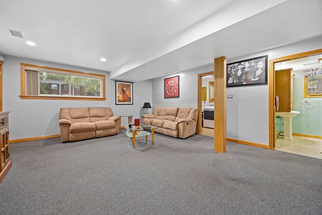 1236 Sandpiper Lane, Naperville, IL 60540