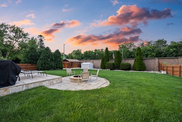 1236 Sandpiper Lane, Naperville, IL 60540