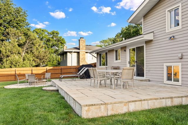 1236 Sandpiper Lane, Naperville, IL 60540