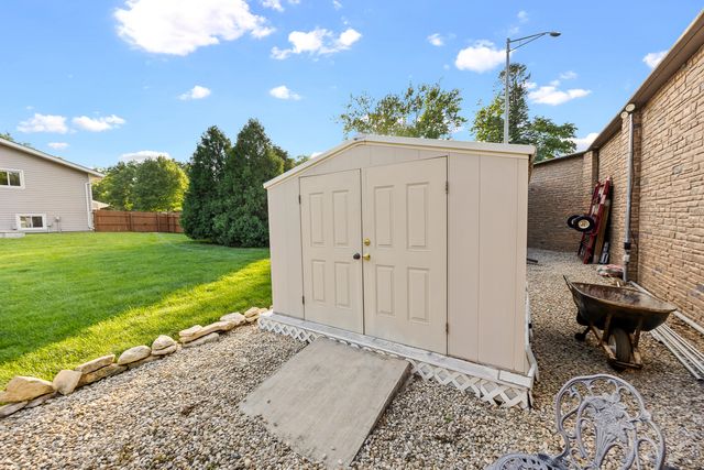 1236 Sandpiper Lane, Naperville, IL 60540