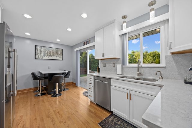 1236 Sandpiper Lane, Naperville, IL 60540