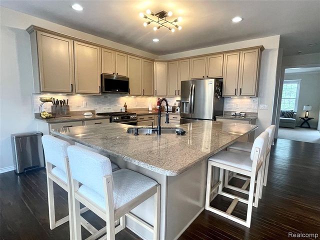 129 E Parent Avenue, Royal Oak, MI 48067