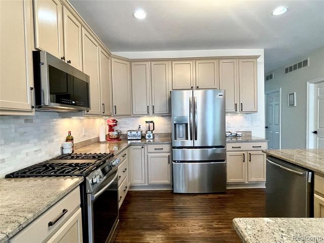 129 E Parent Avenue, Royal Oak, MI 48067