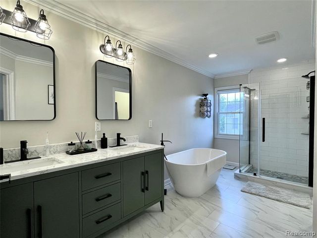 129 E Parent Avenue, Royal Oak, MI 48067