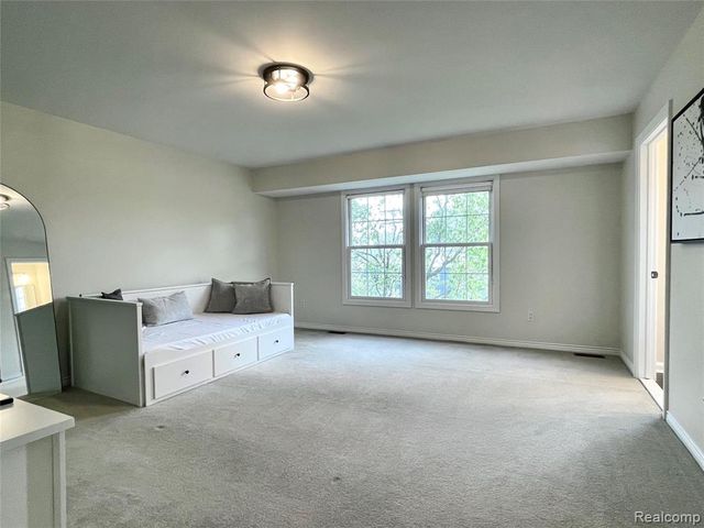 129 E Parent Avenue, Royal Oak, MI 48067