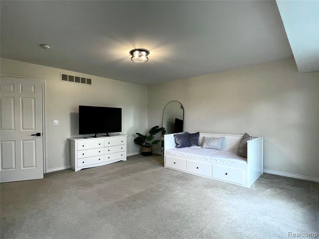 129 E Parent Avenue, Royal Oak, MI 48067