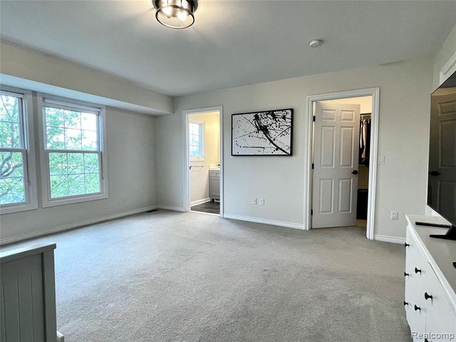 129 E Parent Avenue, Royal Oak, MI 48067