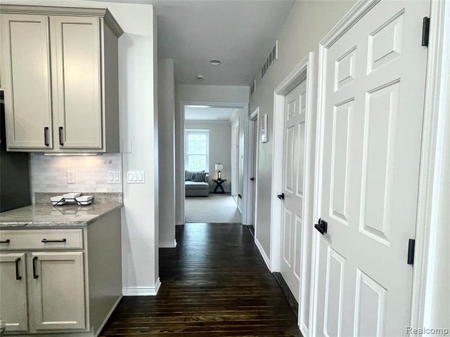129 E Parent Avenue, Royal Oak, MI 48067