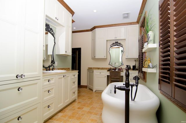 113 Lakewood Drive, Vincennes, IN 47591