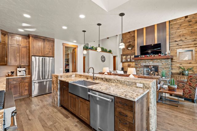 56604 Sunstone Loop 151, Bend, OR 97707