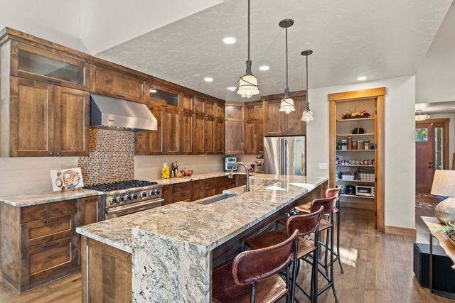 56604 Sunstone Loop 151, Bend, OR 97707