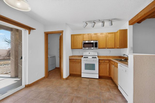 6939 Golden Mesa, Santa Fe, NM 87507