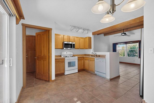 6939 Golden Mesa, Santa Fe, NM 87507