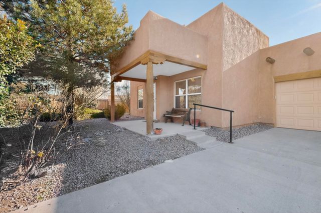 6939 Golden Mesa, Santa Fe, NM 87507