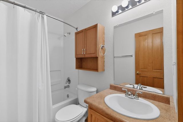 6939 Golden Mesa, Santa Fe, NM 87507