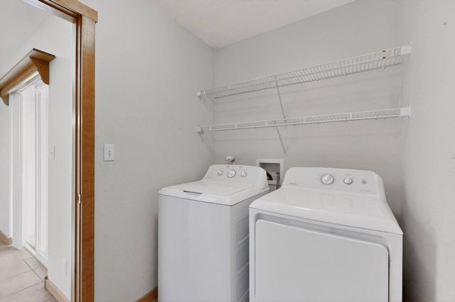 6939 Golden Mesa, Santa Fe, NM 87507