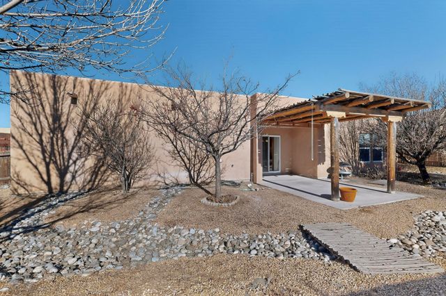 6939 Golden Mesa, Santa Fe, NM 87507