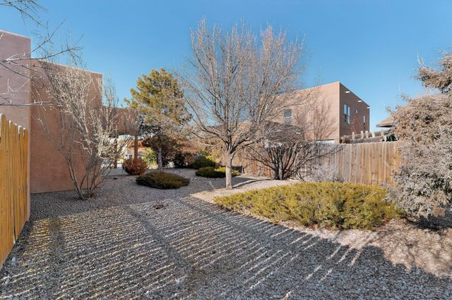 6939 Golden Mesa, Santa Fe, NM 87507