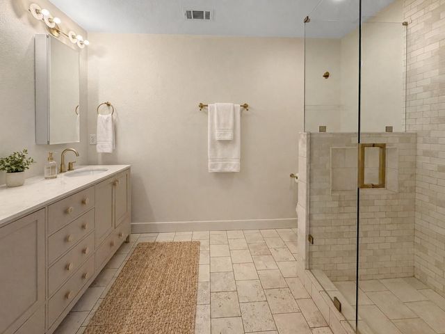 34 Pebblebrook LN, Wimberley, TX 78676