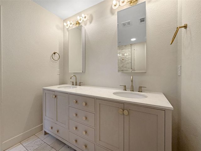 34 Pebblebrook LN, Wimberley, TX 78676