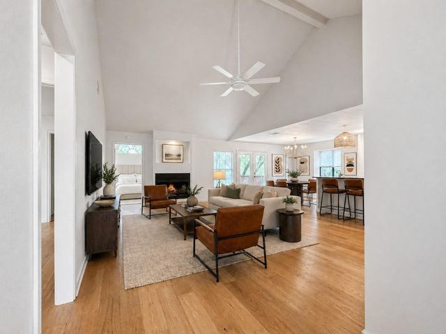 34 Pebblebrook LN, Wimberley, TX 78676