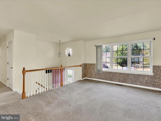 25 WAXWOOD RD, Shoemakersville, PA 19555