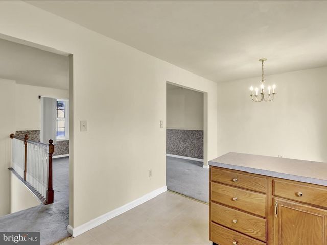 25 WAXWOOD RD, Shoemakersville, PA 19555
