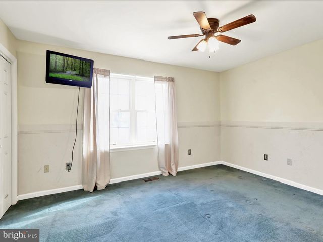 25 WAXWOOD RD, Shoemakersville, PA 19555