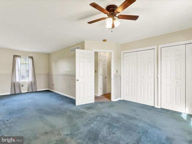 25 WAXWOOD RD, Shoemakersville, PA 19555