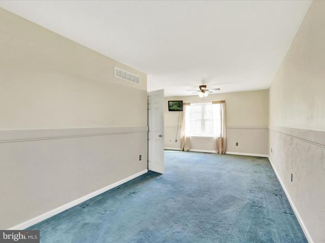 25 WAXWOOD RD, Shoemakersville, PA 19555