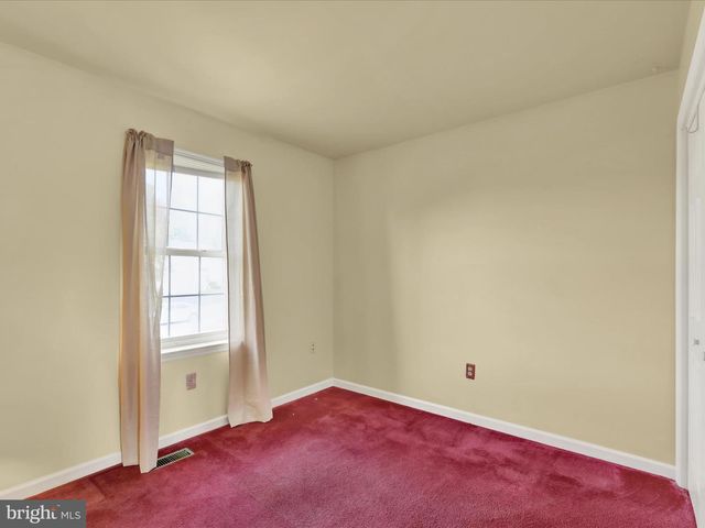 25 WAXWOOD RD, Shoemakersville, PA 19555