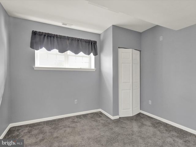 25 WAXWOOD RD, Shoemakersville, PA 19555