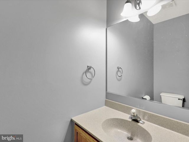 25 WAXWOOD RD, Shoemakersville, PA 19555