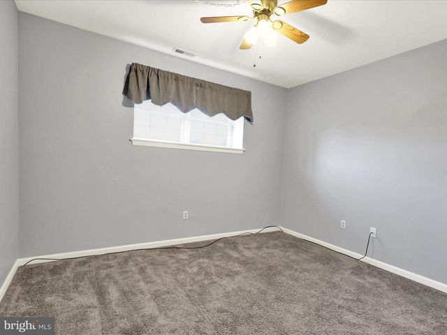 25 WAXWOOD RD, Shoemakersville, PA 19555