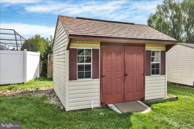 25 WAXWOOD RD, Shoemakersville, PA 19555