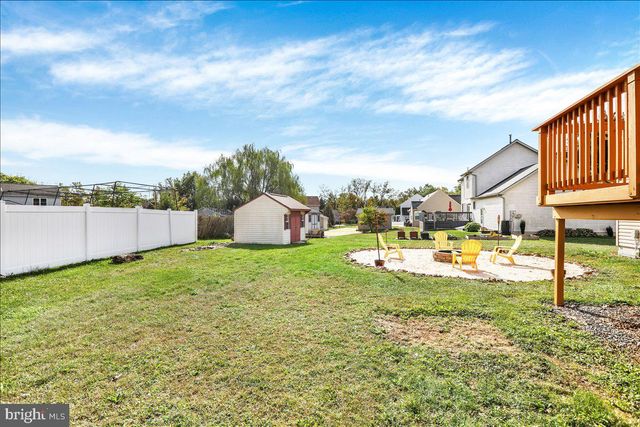 25 WAXWOOD RD, Shoemakersville, PA 19555