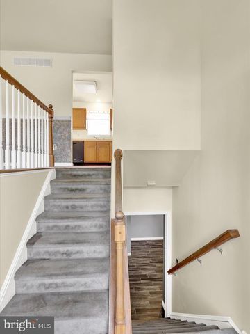 25 WAXWOOD RD, Shoemakersville, PA 19555