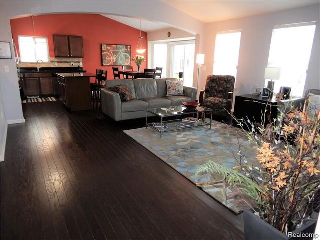 30216 Bradmore Road, Warren, MI 48092