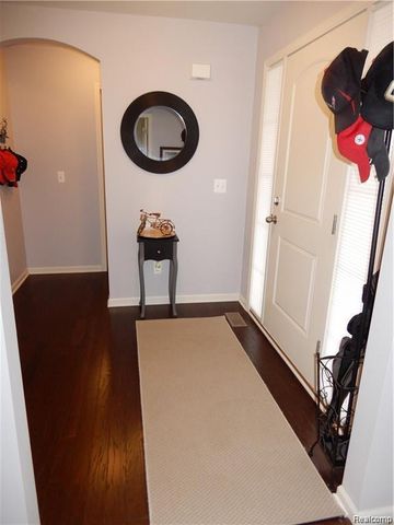 30216 Bradmore Road, Warren, MI 48092