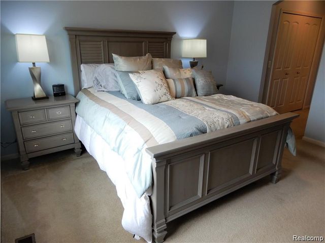 30216 Bradmore Road, Warren, MI 48092