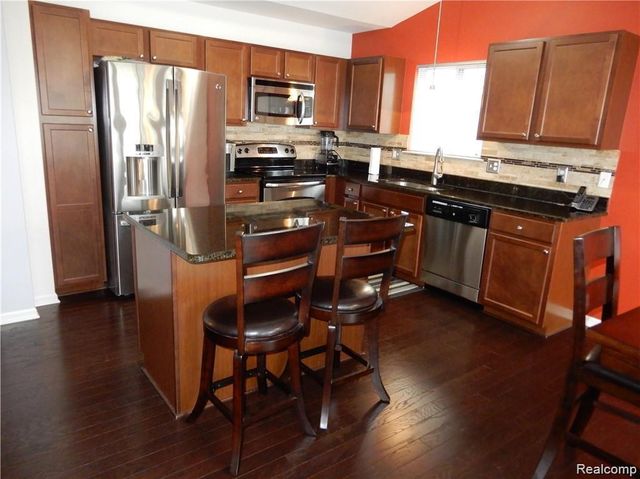 30216 Bradmore Road, Warren, MI 48092