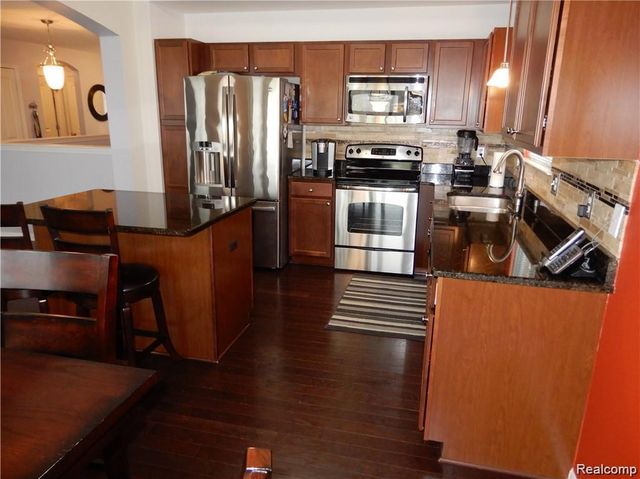 30216 Bradmore Road, Warren, MI 48092